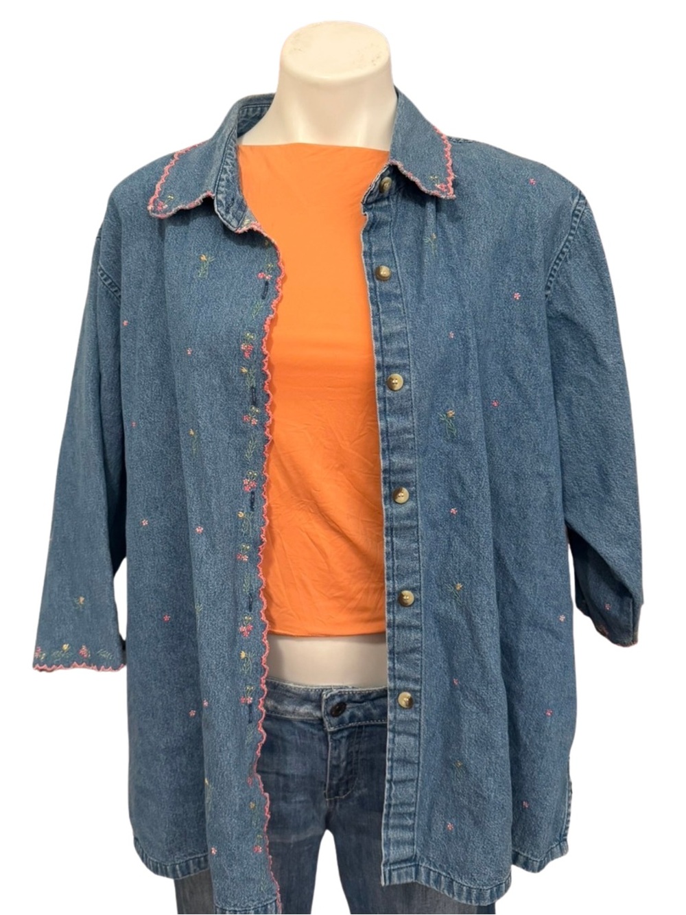 Vintage YJ Woman Floral Embroidered Denim Shirt - Size 2X - Scalloped Pink Trim